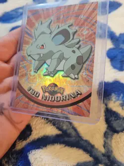 Nidorina #30 TOPPS Series 1 Black Logo - Rainbow Holo Pokemon Card - NM/Mint - Image 3