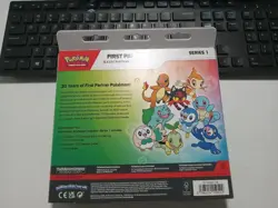 FIRST PARTNER POKEMON TCG ILLUSTRATION COLLECTION SERIES 1 BOX SEALED 3 RAREs - Image 2