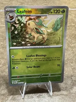 Leafeon (Poke Ball Pattern) NM 005/131 SV: Prismatic Evolutions Pokemon - Image 2