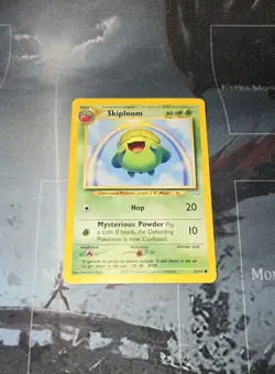 Skiploom 52/64 Neo Revelation Regular Pokemon Card Vintage - Image 1