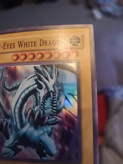 Yugioh Blue-Eyes White Dragon SKE-001 Super Rare Near Mint/Lightly Played - Image 3