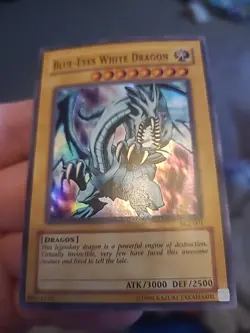 Yugioh Blue-Eyes White Dragon SKE-001 Super Rare Near Mint/Lightly Played - Image 4