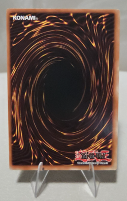 YuGiOh! Dark Magician SDY-006 Unlimited Ultra Rare LP - Image 4