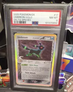 2005 Pokemon EX Delta Species Umbreon Holo #17 PSA 8 - Image 1