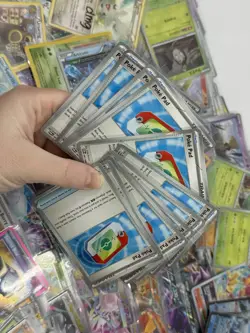 200 Random Pokemon Card Lot Shown Cards Guaranteed First Edition Vintage Mid DMG - Image 2
