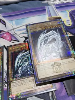 3x Blue-Eyes White Dragon - MP24-EN001, QCR, FACTORY PRINT ERROR - Yugioh - Image 2