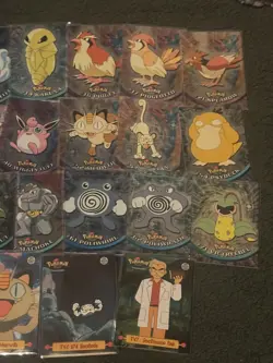 Pokemon Topps Trading Cards 31 Card Holo Bundle - Image 4