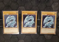 3x Blue-Eyes White Dragon Ultimate Rare OP28-EN001 Unlimited Edition - Image 1