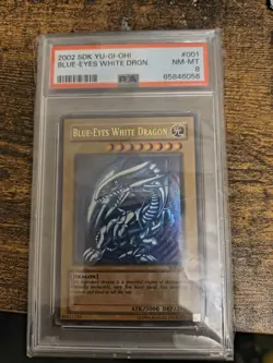 2002 Yu-Gi-Oh SDK-001 Blue-Eyes White Dragon PSA 8 NM-Mt - Image 1