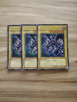 Yu-Gi-Oh! - Red-Eyes B. Dragon 3X - SDJ-001 - Ultra Rare - Image 1