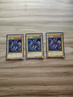 Yu-Gi-Oh! - Red-Eyes B. Dragon 3X - SDJ-001 - Ultra Rare - Image 2