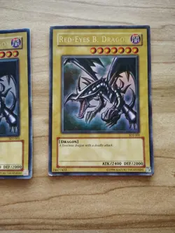 Yu-Gi-Oh! - Red-Eyes B. Dragon 3X - SDJ-001 - Ultra Rare - Image 5