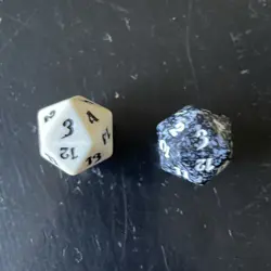 Two MTG Spindown Dice from Mirrodin Besieged - Black and White - Image 4