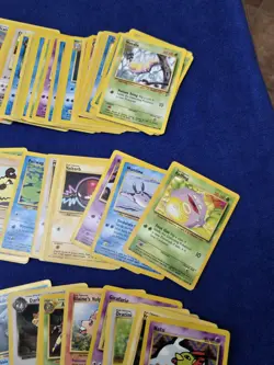 Pokemon Cards, Large Lot Of Mixed 370 Cards Look At Pics - Image 3