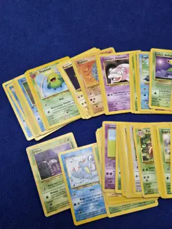 Pokemon Cards, Large Lot Of Mixed 370 Cards Look At Pics - Image 4