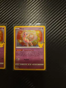 2021 Pokemon MEW #011/025 Sword & Shield Celebrations Holo Rare ENG - Image 3