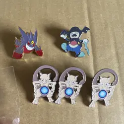 Pokemon TCG Accessories Lot: Pens, Dice, KeyChain, Tokens - Image 3