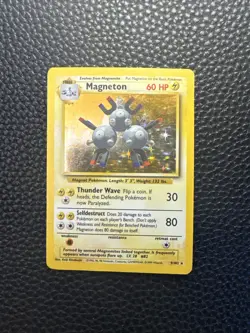 Pokemon TCG Magneton 9/102 Base Set Holo Rare Stage 1 60 HP English - Image 1