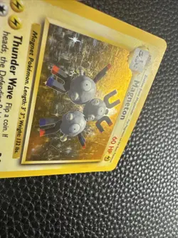Pokemon TCG Magneton 9/102 Base Set Holo Rare Stage 1 60 HP English - Image 3