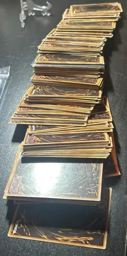 Yugioh lot of 250+ cards from late 2000s early 2010s, condition varys - Image 3