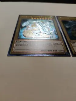2x Blue-Eyes White Dragon YSKR-EN001 Ultimate Rare Unlimited LP - Image 4