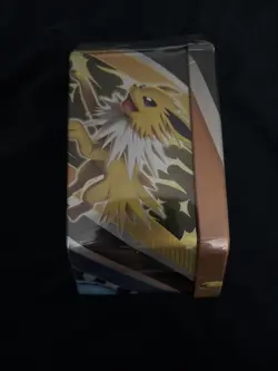Pokemon TCG Jolteon V Eevee Evolutions Tin Sealed - Image 2