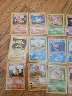 21 Pokemon Base Set Card Lot 1999 Regular - Image 2