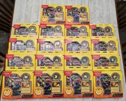 18 Pokemon Day 2026 Collection Pikachu Coin New Sealed 30th Anniversary - Image 1