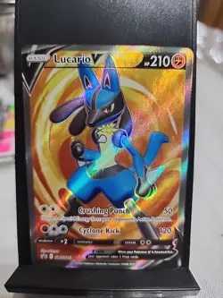 Pokemon TCG Lucario v SWSH213 Black Star Promo Sword & Shield Card - Image 1