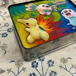 Pokemon TCG Collector Chest Tin Rowlet Cyndaquil Oshawott Starters Storage Box - Image 2