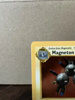 Pokemon Magneton Base Set Shadowless Holo Rare 9/102 1999 60 HP English - Image 2