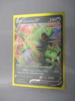 2021 POKEMON #SWSH109 TYRANITAR V FULL ART BLACK STAR PROMO CARD - Image 2