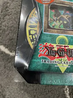 Yu-Gi-Oh 2004 Holiday Collector’s Tin NEW Sealed Insect Queen small tear on warp - Image 2