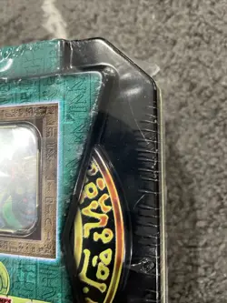 Yu-Gi-Oh 2004 Holiday Collector’s Tin NEW Sealed Insect Queen small tear on warp - Image 4