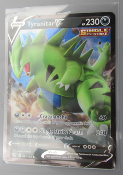 2021 POKEMON SWORD & SHIELD BATTLE STYLES #097/163 TYRANITAR V CARD - Image 1