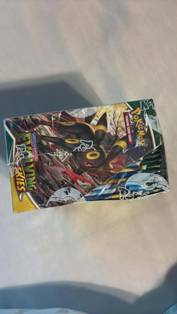 Pokemon TCG Sword and Shield Evolving Skies Booster (178-80877) 820650818776 - Image 2