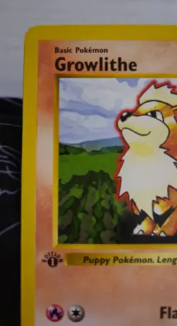 Growlithe 28/102 Base Set 1st Edition Regular Rare Vintage Pokemon Card - Image 2