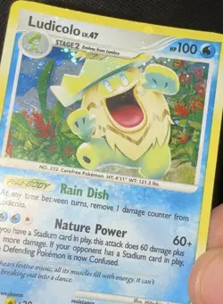 2007 Pokemon Diamond & Pearl Secret Wonders Ludicolo Holo 13/132 HOLO BLEED - Image 3