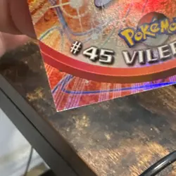 Vileplume #45 Pokemon Topps 1999 TV Animation Series 1 Rainbow Foil (LP) - Image 3