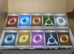 1000 x Random Pokemon Holo & Non-Holo Energy Cards Bulk Lot NM With Storage Box - Image 1