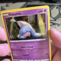 POKEMON HATENNA SWSH040 BLACK STAR PROMO COSMOS HOLOFOIL WITH HD SWIRL LP CARD - Image 2