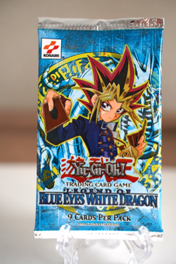 2002 Yugioh LOB Unlimited Legend of Blue Eyes White Dragon Booster Pack Konami - Image 1