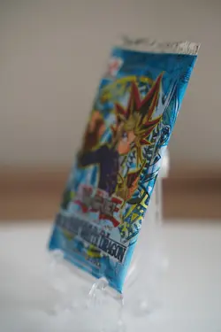 2002 Yugioh LOB Unlimited Legend of Blue Eyes White Dragon Booster Pack Konami - Image 3