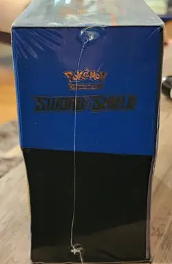Pokemon TCG Sword Shield Zamazenta Elite Trainer Box - Image 2