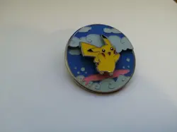 Spilla Deluxe Pikachu Surf / Volo Gran Festa / Celebrations ® Promo ® Pokemon - Image 4