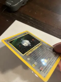 Pokemon TCG Magnemite Neo Discovery Holo Unlimited Rare Damaged - Image 3