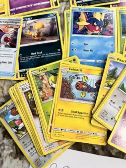 Pokemon Card Lot 70+ Cards Shellos Vileplume Litwick Poison Fanged Dragon Energy - Image 5