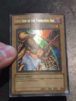 Yu-Gi-Oh LEFT ARM OF THE FORBIDDEN ONE LOB-123 WAVY VINTAGE 1996 COPYRIGHT MP - Image 2