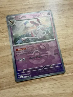 Sylveon (Master Ball Pattern) #040/131 SV: Prismatic Evolutions Pokemon (1C) - Image 4