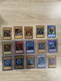 Yugioh Cards 5 Holos Mystery Pack With Free Gift!! - Image 1